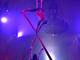 Portland - Circus Performers & Acrobats - Circus Performer - Portland, OR - Hero Gallery 1