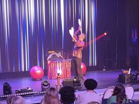 Noah Royak - Juggler - Saint Petersburg, FL - Hero Gallery 2