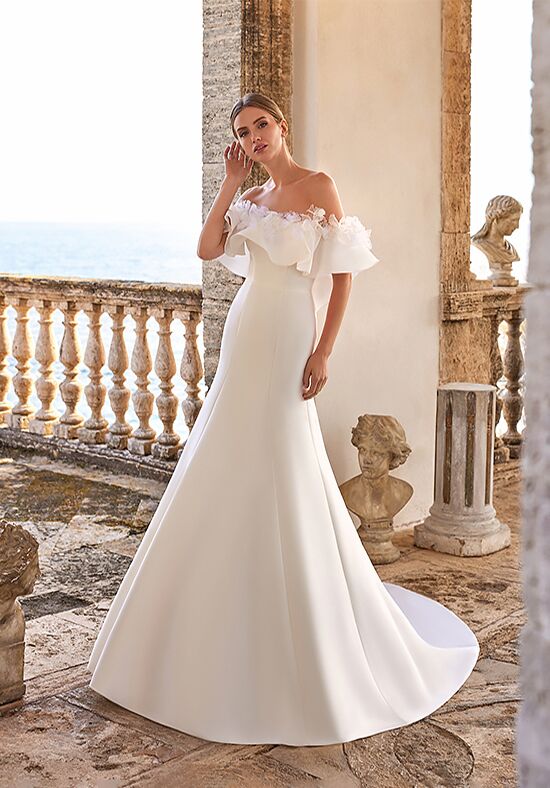 Pronovias off the hot sale shoulder wedding dress