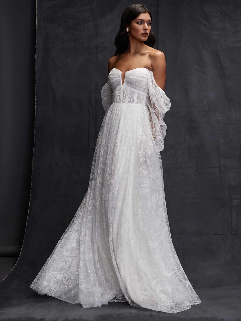 Nadia Manjarrez V-neck fairytale wedding gown with detachable sleeves