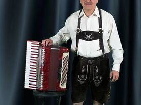 Val Sigal - Accordion music for any occasion - Polka Band - Milwaukee, WI - Hero Gallery 3