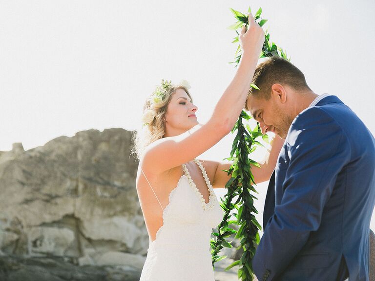 23 Hawaiian Wedding Traditions ...