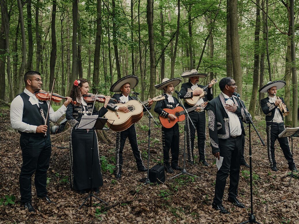 How to Hire Musicians For Your Wedding Ceremony
