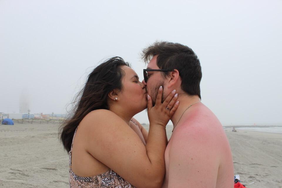 Nick proposed to Lexie in Ocean City, New Jersey. Did he blind her with sunscreen right before doing it? Yes, yes, he did! 