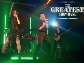 THE GREATEST SHOWBAND for corporate events - Top 40 Band - Montreal, QC - Hero Gallery 2