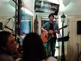 Liam Wall - Acoustic Guitarist - Nashville, TN - Hero Gallery 4