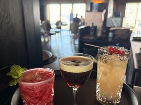 Carlos Dias - Mixologist/ Bartender - Bartender - Kent, WA - Hero Gallery 4