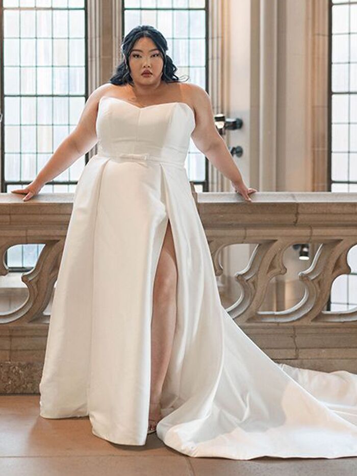 28 Best Simple Wedding Dress Picks | Minimalist, Elegant, Sleek