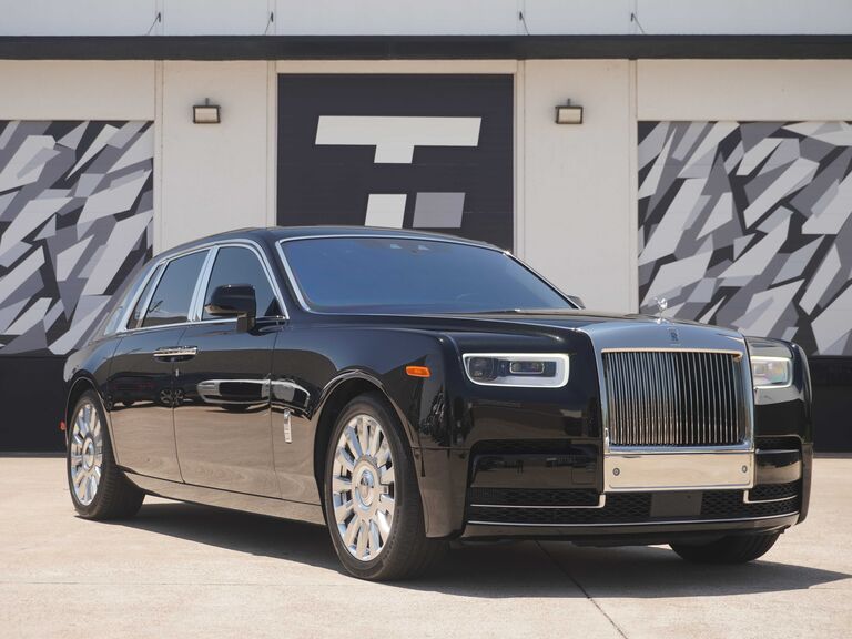 Black luxury car for weddings