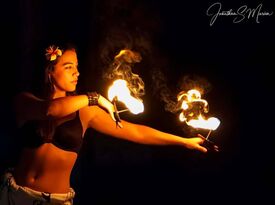 Je Vis Fire/LED Outdoor & Indoor Show - Fire Dancer - Elkridge, MD - Hero Gallery 4