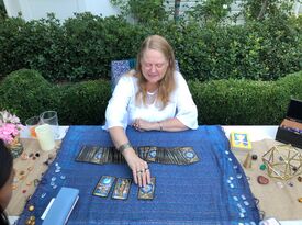 New Leaf Tarot - Event Fortune Tellers - Tarot Card Reader - Sunnyvale, CA - Hero Gallery 4