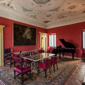 Gallery Photo 6
