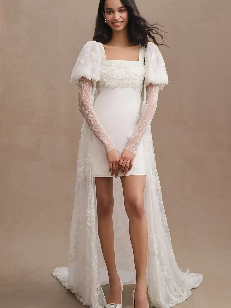 31 Bridal Cape and Wedding Capelet Designs for a Dreamy Look