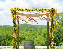 Sunflower archway trend for your wedding