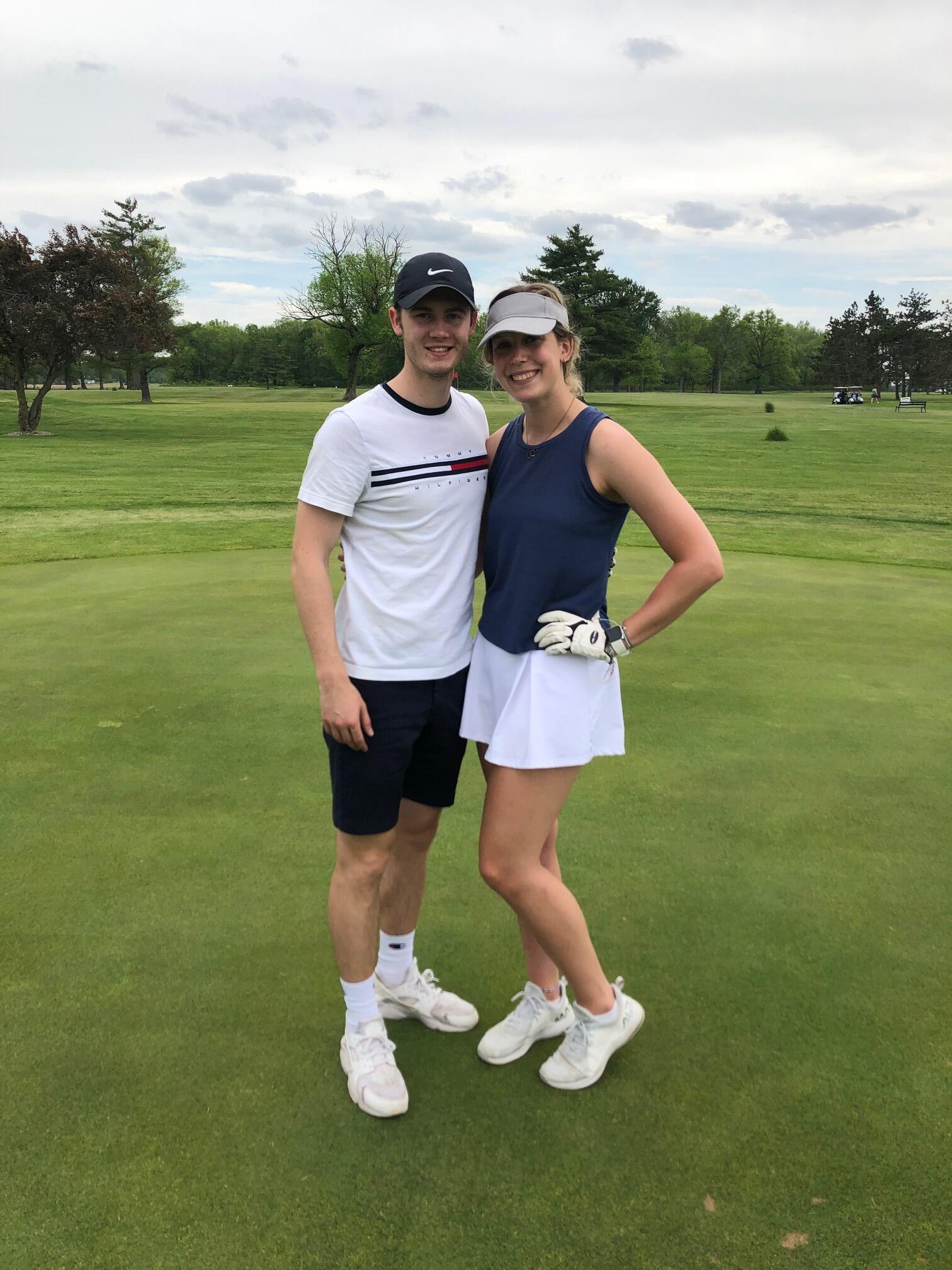 Sam visited Eirik's hometown for the first time. They competed in a golf outing with Eirik's family.
