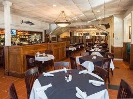 Eugene's Gulf Coast Cuisine - Oyster Bar - Restaurant - Houston, TX - Hero Gallery 1