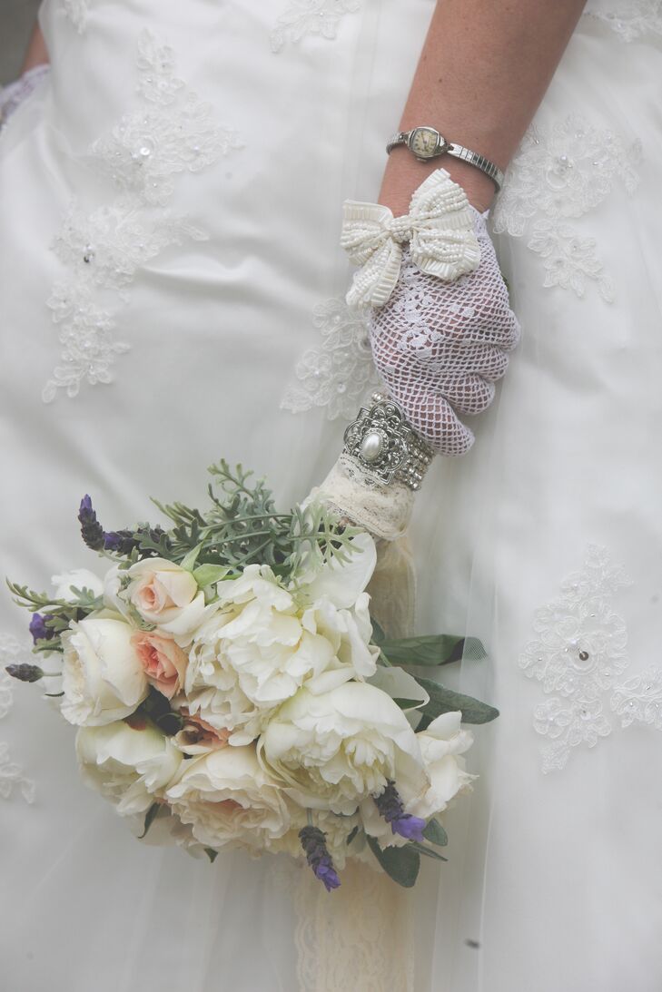 lavender lace gloves