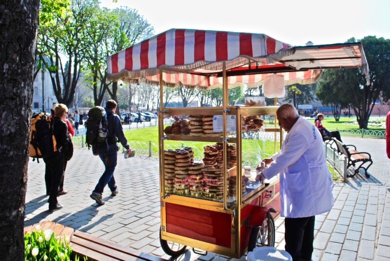 Sex and the City themed party idea - New York City food carts