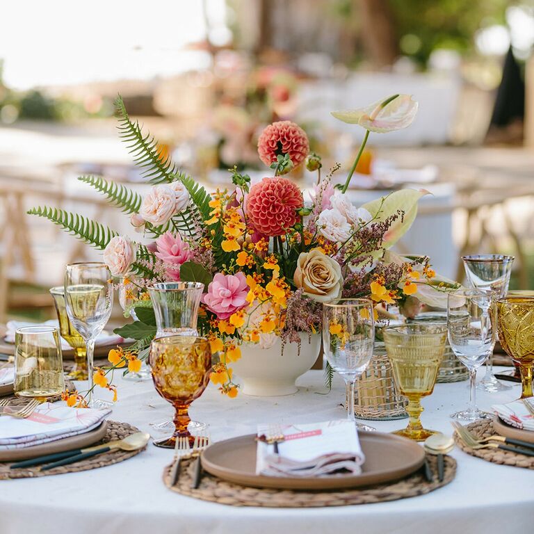 40 Simple Wedding Centerpieces for the Minimalist