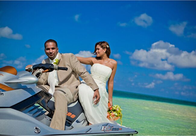 7-genius-reasons-to-get-married-on-a-boat