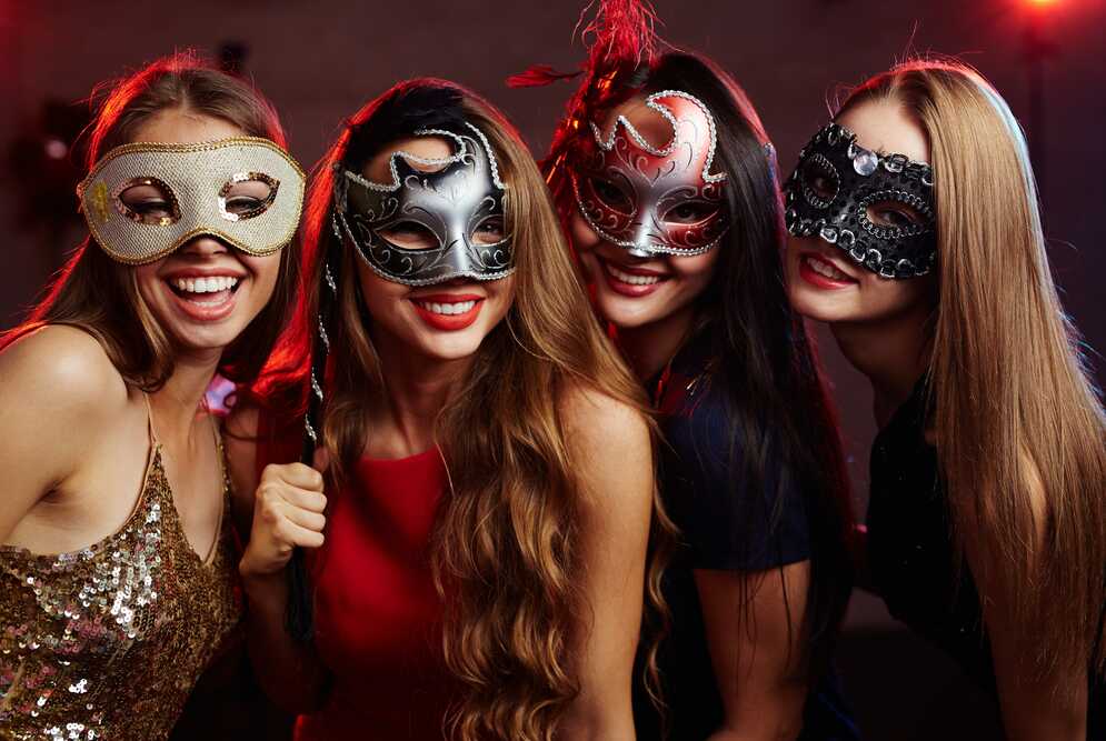 Masquerade party themed decorating ideas 