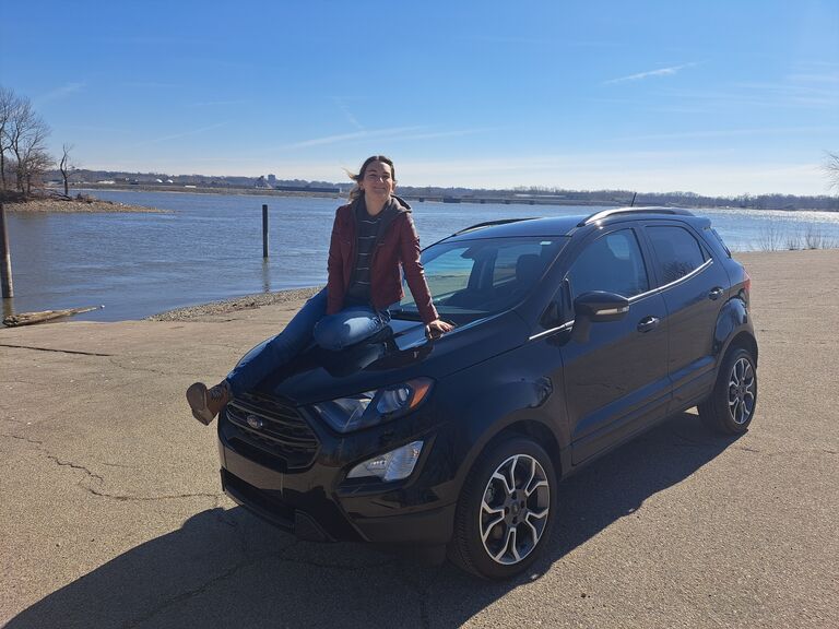Lauren FINALLY got a new car.