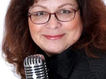 Mary Ann DeMoss - Comedian - Detroit, MI - Hero Main