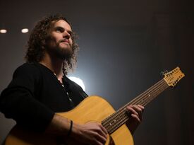 Blake Noble - Australian Guitarist - Acoustic Guitarist - Seattle, WA - Hero Gallery 3