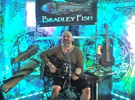 Bradley Fish - ElectrAcoustic World Funk! - Cover Band - Madison, WI - Hero Gallery 3