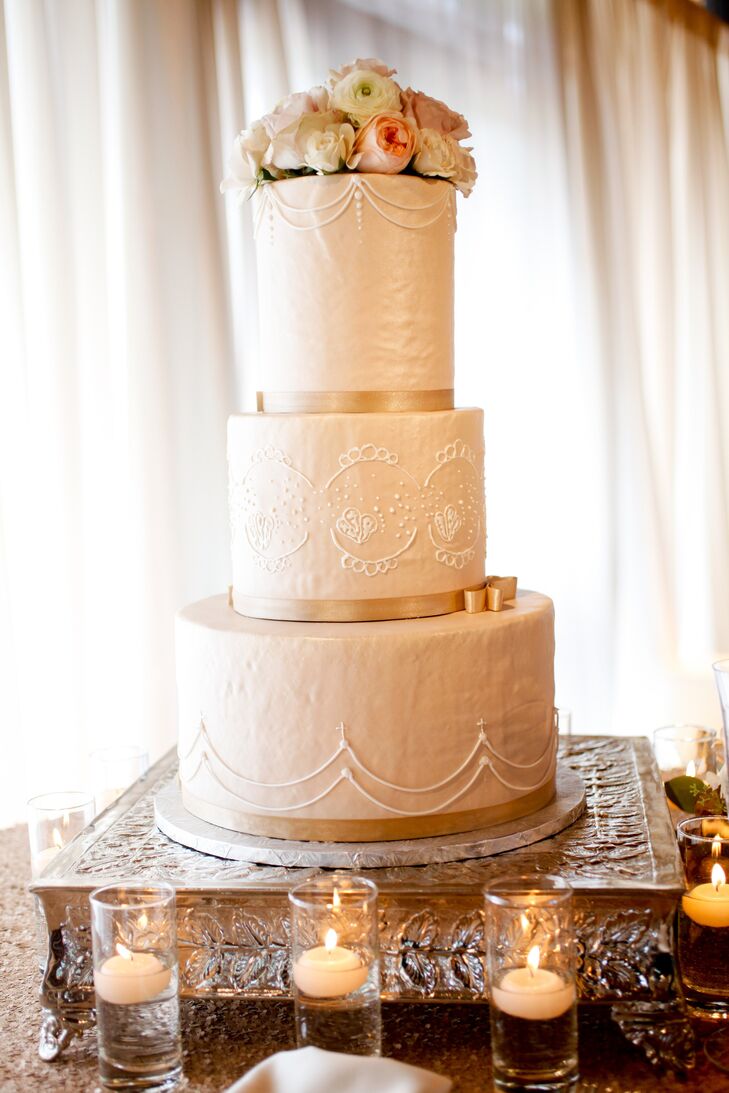 Elegant Wedding Cake 7045