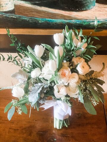 Dew Drop Flower Shoppe | Florists - Seville, OH