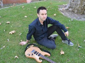 Dylan Caligiuri - Acoustic Guitarist - Los Angeles, CA - Hero Gallery 3