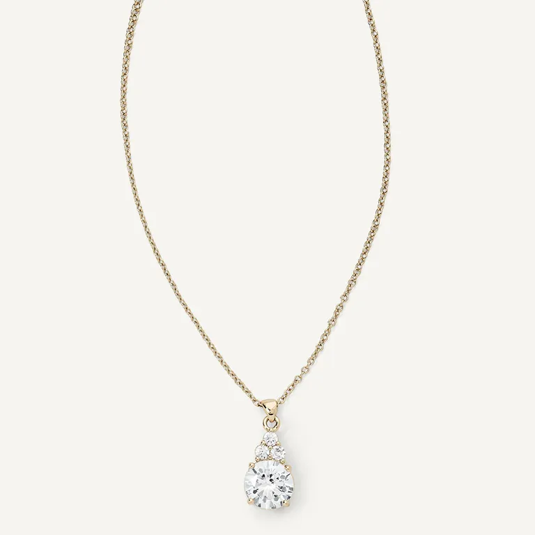 Pendant necklace bridesmaid gift from Olive & Piper 