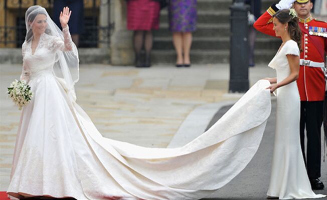 kate middleton wedding dress designer