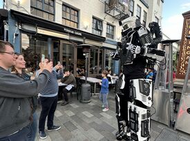 Top Robot on Stilts - Stilt Walker - San Mateo, CA - Hero Gallery 4