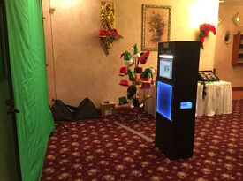 Your DJ Service and Photo Booth - Photo Booth - Minerva, OH - Hero Gallery 2