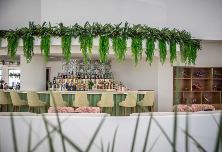 Cocktail Hour - 5:30 - Piano Bar 