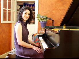 Eva Gertz - Singing Pianist - Brooklyn, NY - Hero Gallery 1