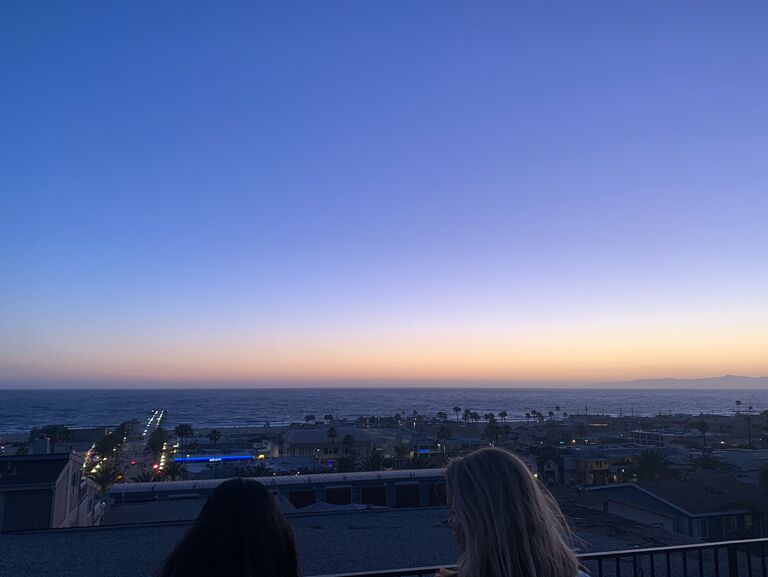 Hannah meets Reuben's friends and celebrates summer at Hermosa Beach!
