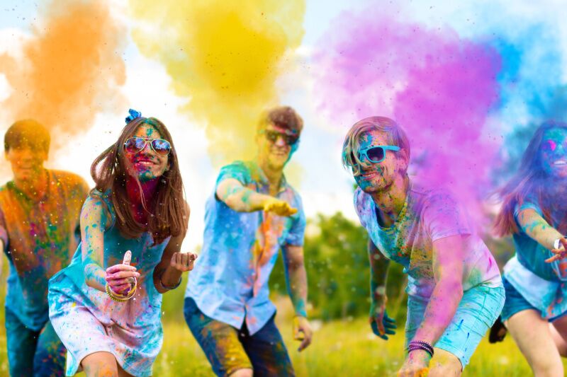 Color party ideas: paint throwing