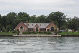 grosse ile yacht club hours