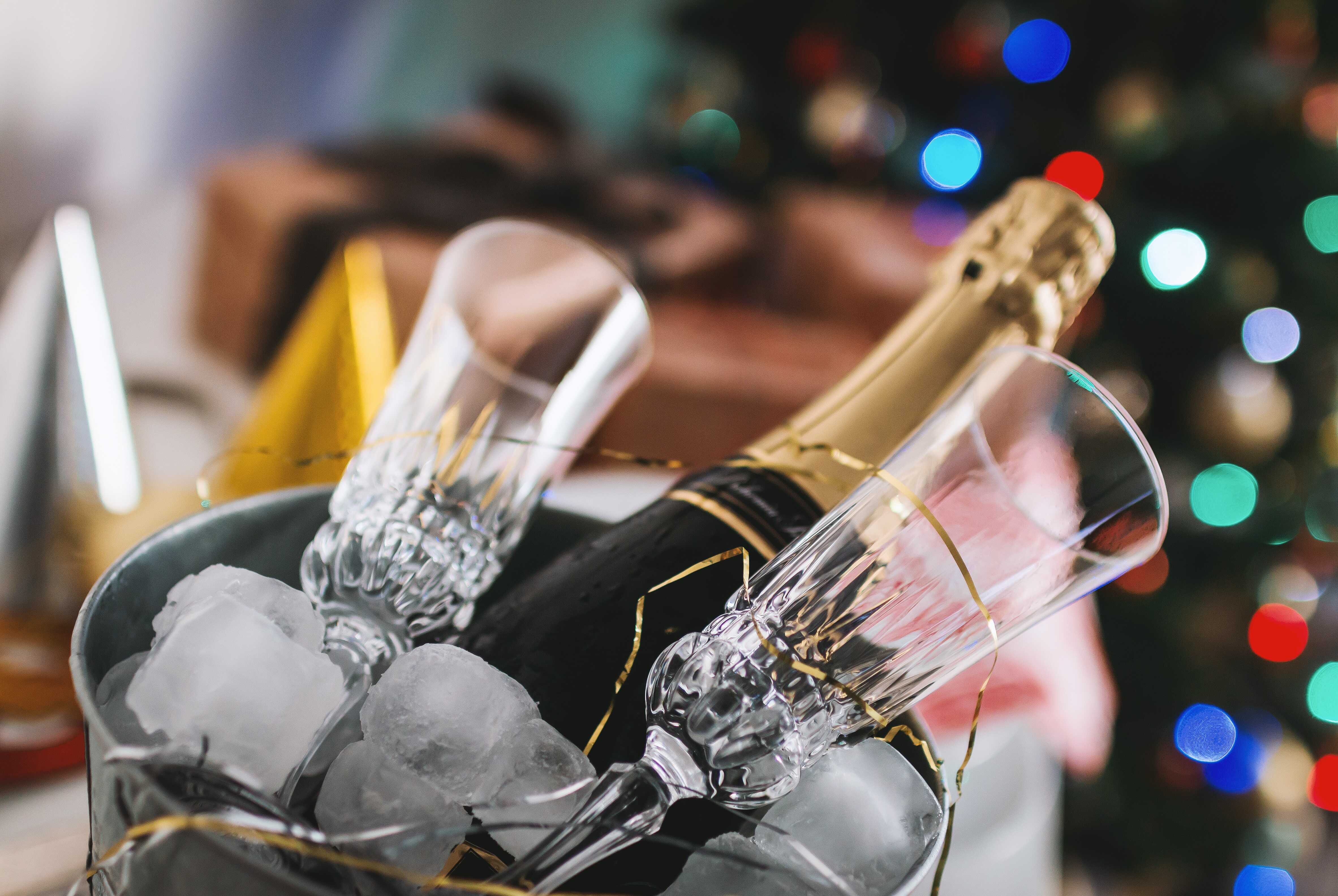 Top Corporate Holiday Party Entertainment Ideas