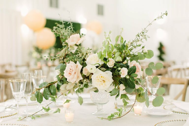 30 Greenery Centerpieces to Decorate Your Wedding Tabletops