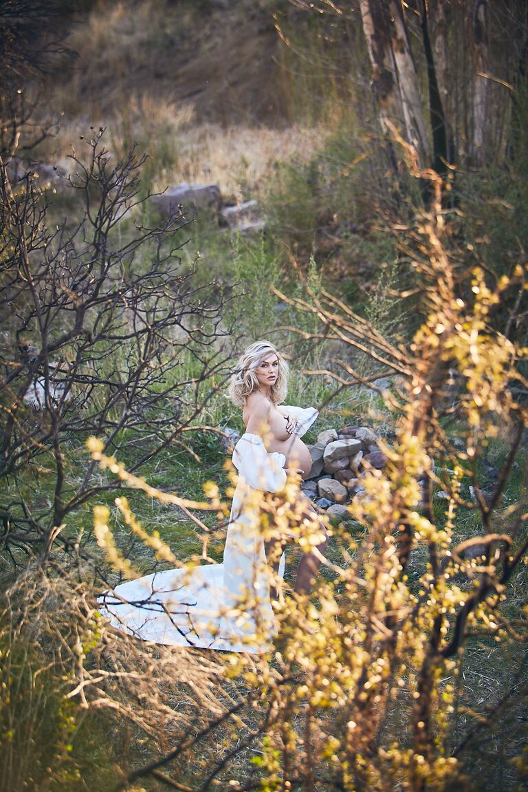 lala kent maternity shoot