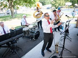 Larry Evans Music - The Mad Bavarians - Cover Band - Boston, MA - Hero Gallery 2
