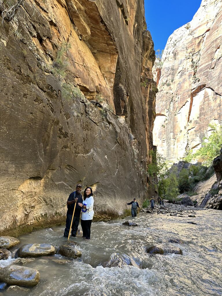 Hiking the Narrows- UTAH 