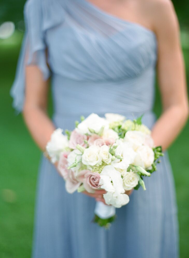 Elegant White Lisianthus and Garden Rose Bouquet