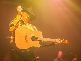 Garthguy Live - Garth Brooks Tribute Show - Tribute Singer - Las Vegas, NV - Hero Gallery 3