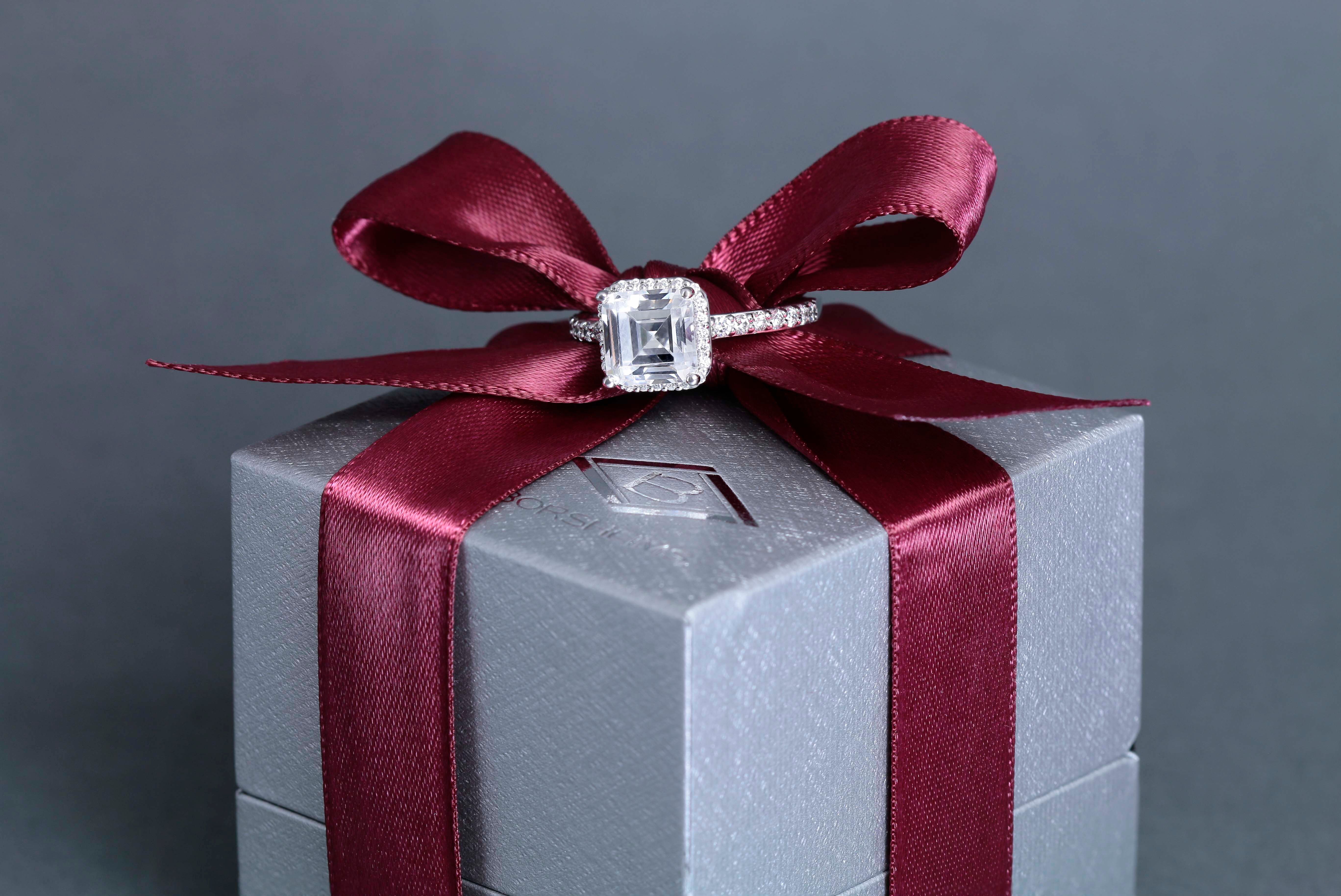 Borsheims Fine Jewelry & Gifts | Jewelers - Omaha, NE