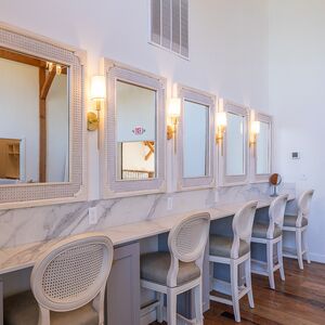Gallery Photo 16